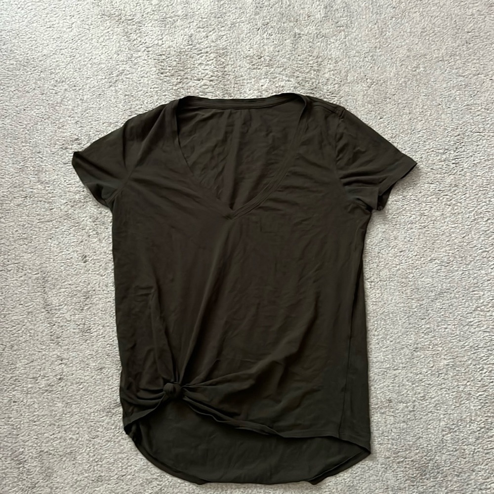 Lulu lemon Olive green tee